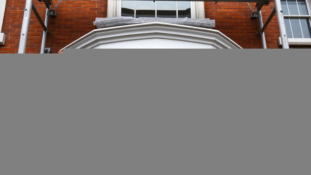 Bay Windows Newbury